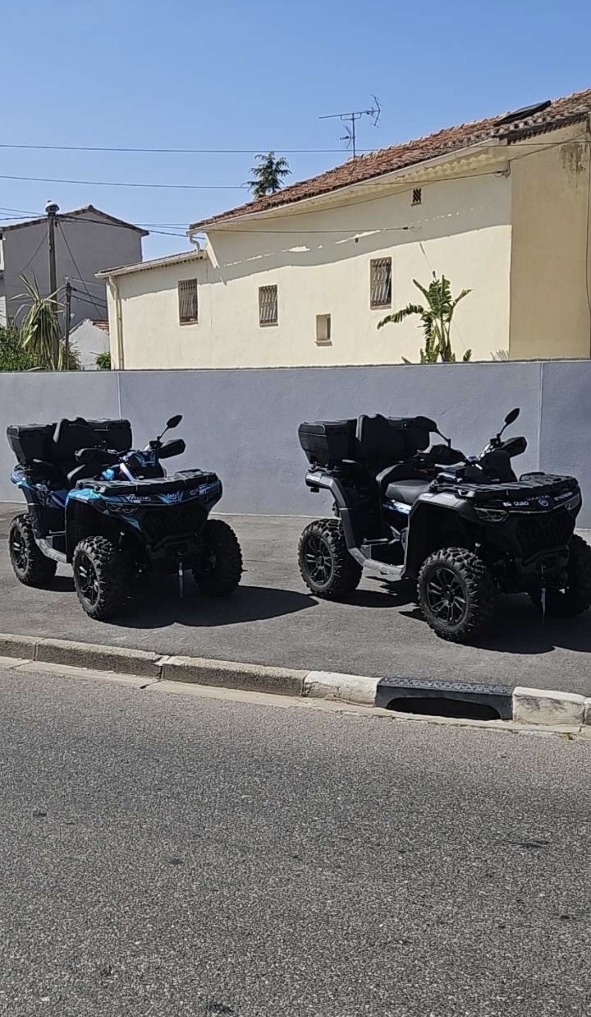 Quad bleu CFMOTO